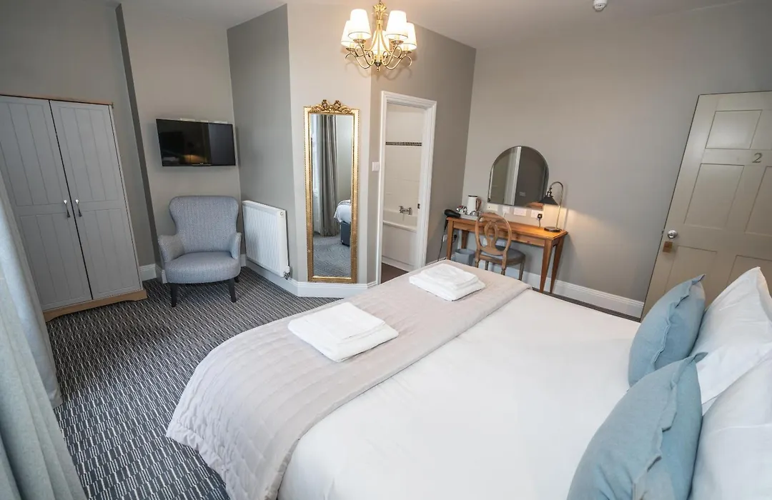 The Lazy Goose - Coffee House & Bedrooms-1
